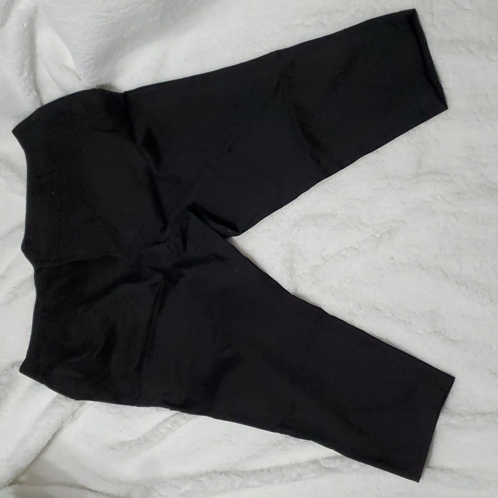 Torrid black crop pant chino twill 26S petite